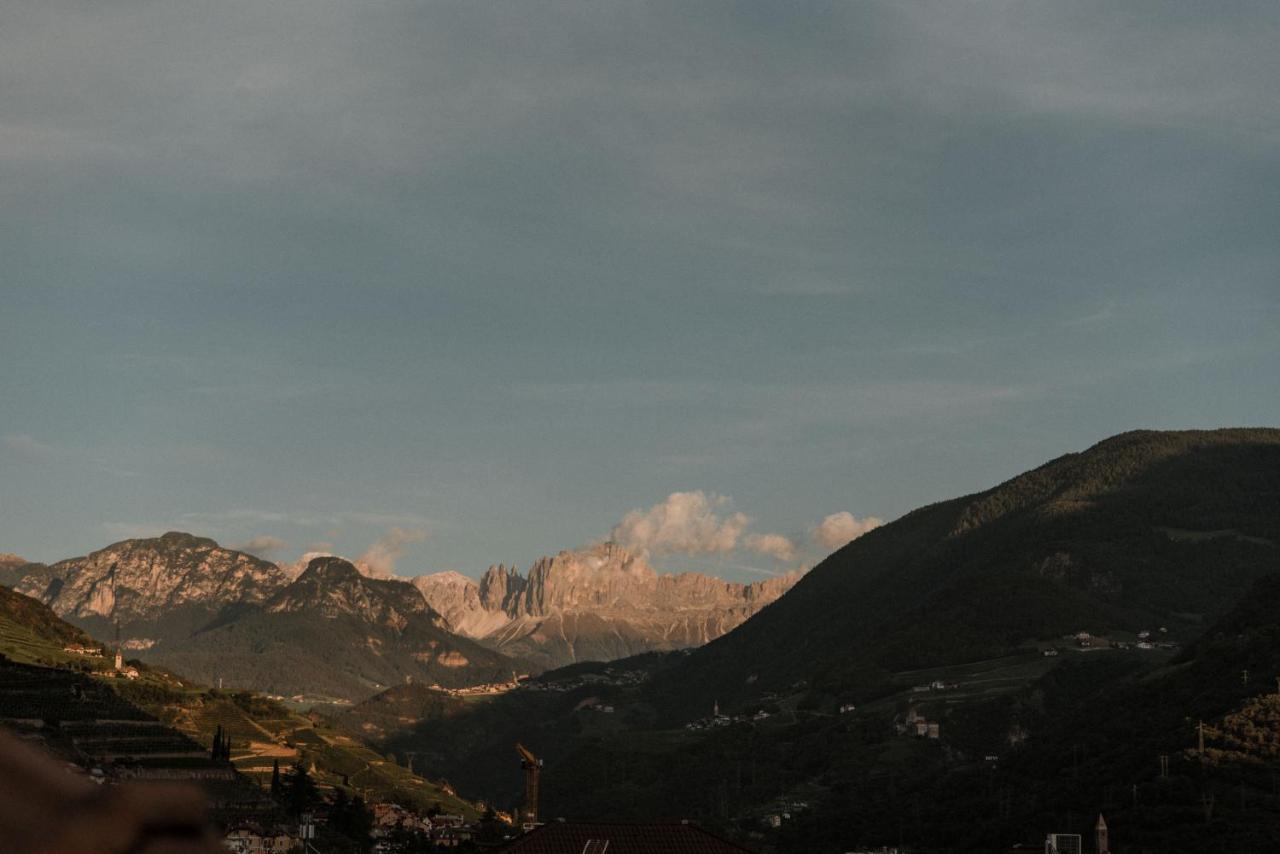 Parkhotel Mondschein, A Member Of Design Hotels Bolzano Bagian luar foto