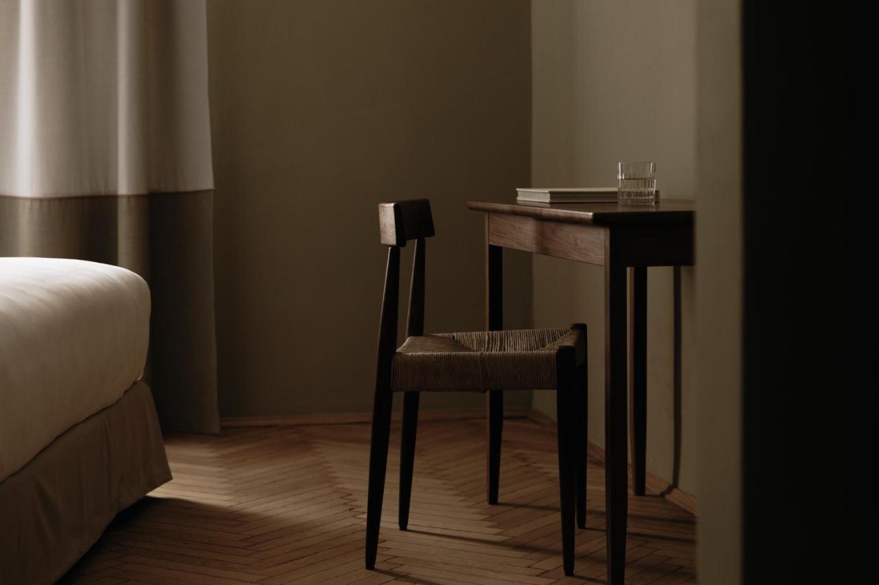 Parkhotel Mondschein, A Member Of Design Hotels Bolzano Bagian luar foto