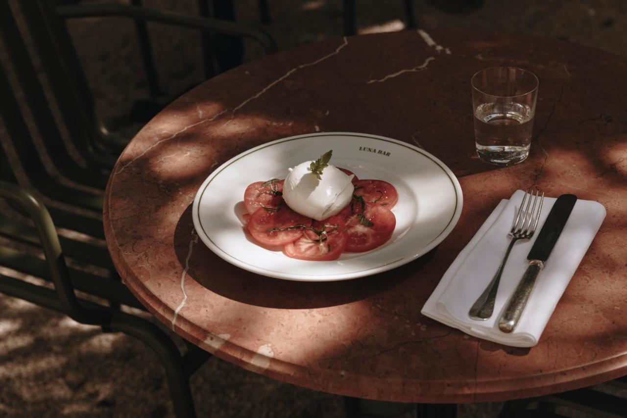 Parkhotel Mondschein, A Member Of Design Hotels Bolzano Bagian luar foto