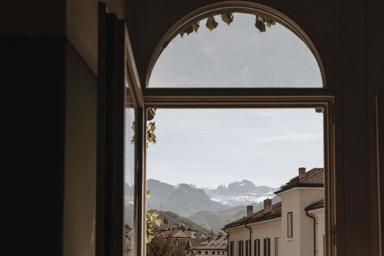 Parkhotel Mondschein, A Member Of Design Hotels Bolzano Bagian luar foto
