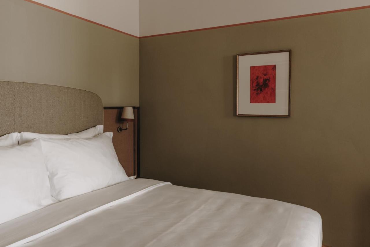 Parkhotel Mondschein, A Member Of Design Hotels Bolzano Bagian luar foto