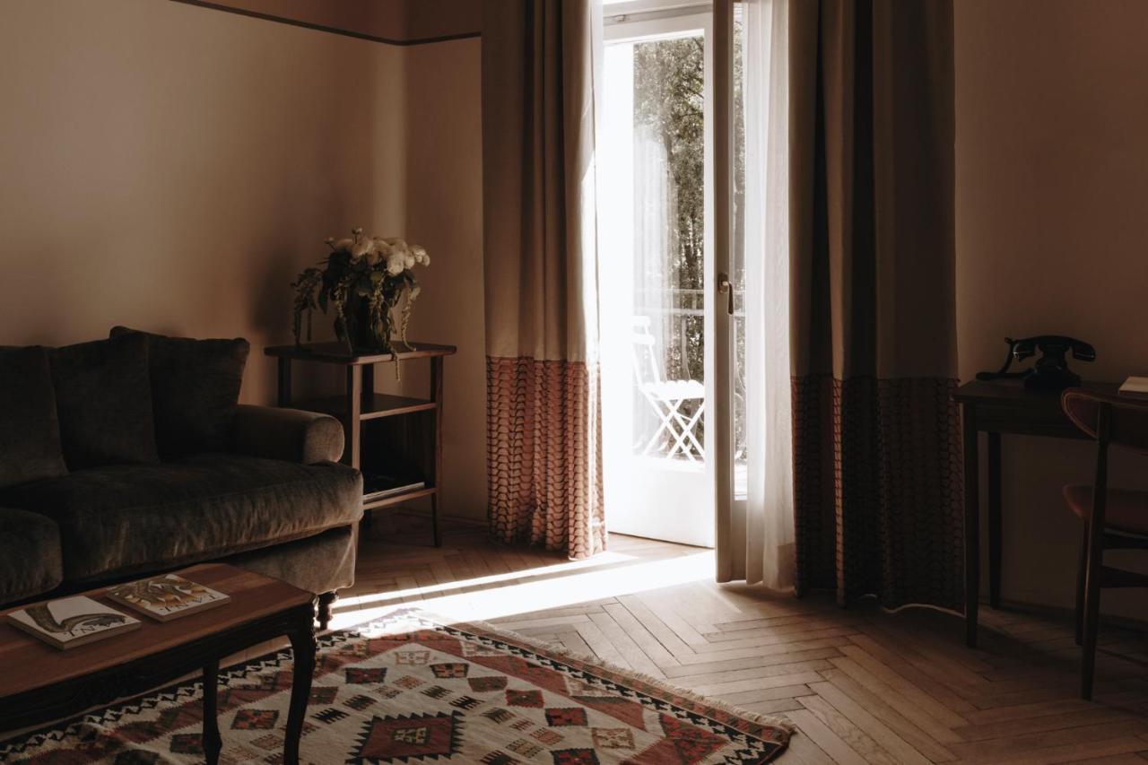 Parkhotel Mondschein, A Member Of Design Hotels Bolzano Bagian luar foto
