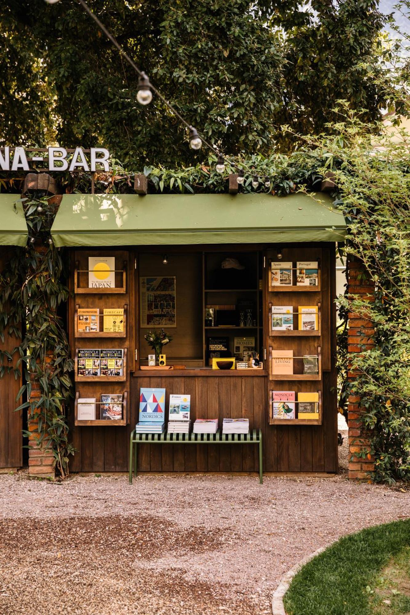 Parkhotel Mondschein, A Member Of Design Hotels Bolzano Bagian luar foto