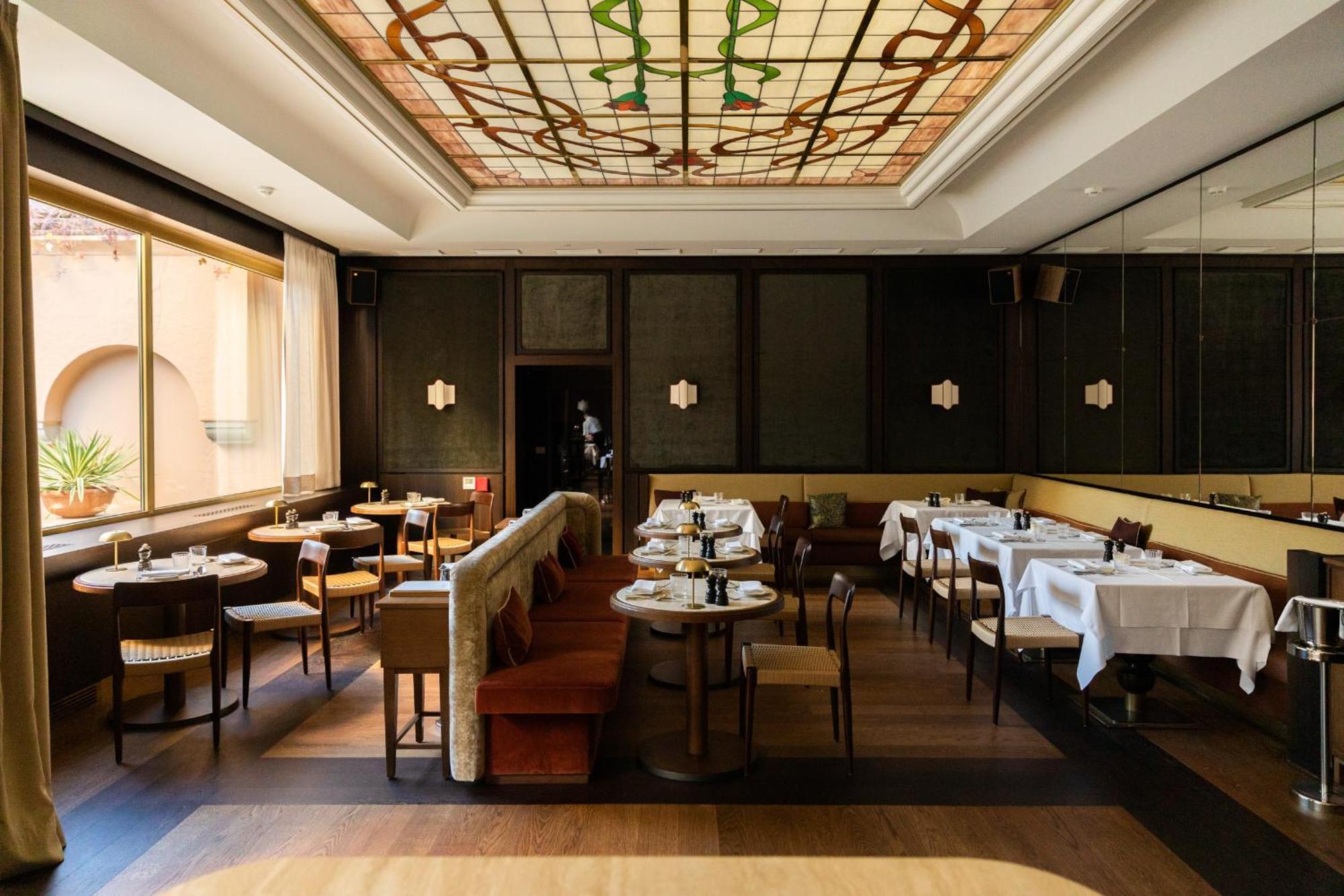 Parkhotel Mondschein, A Member Of Design Hotels Bolzano Bagian luar foto