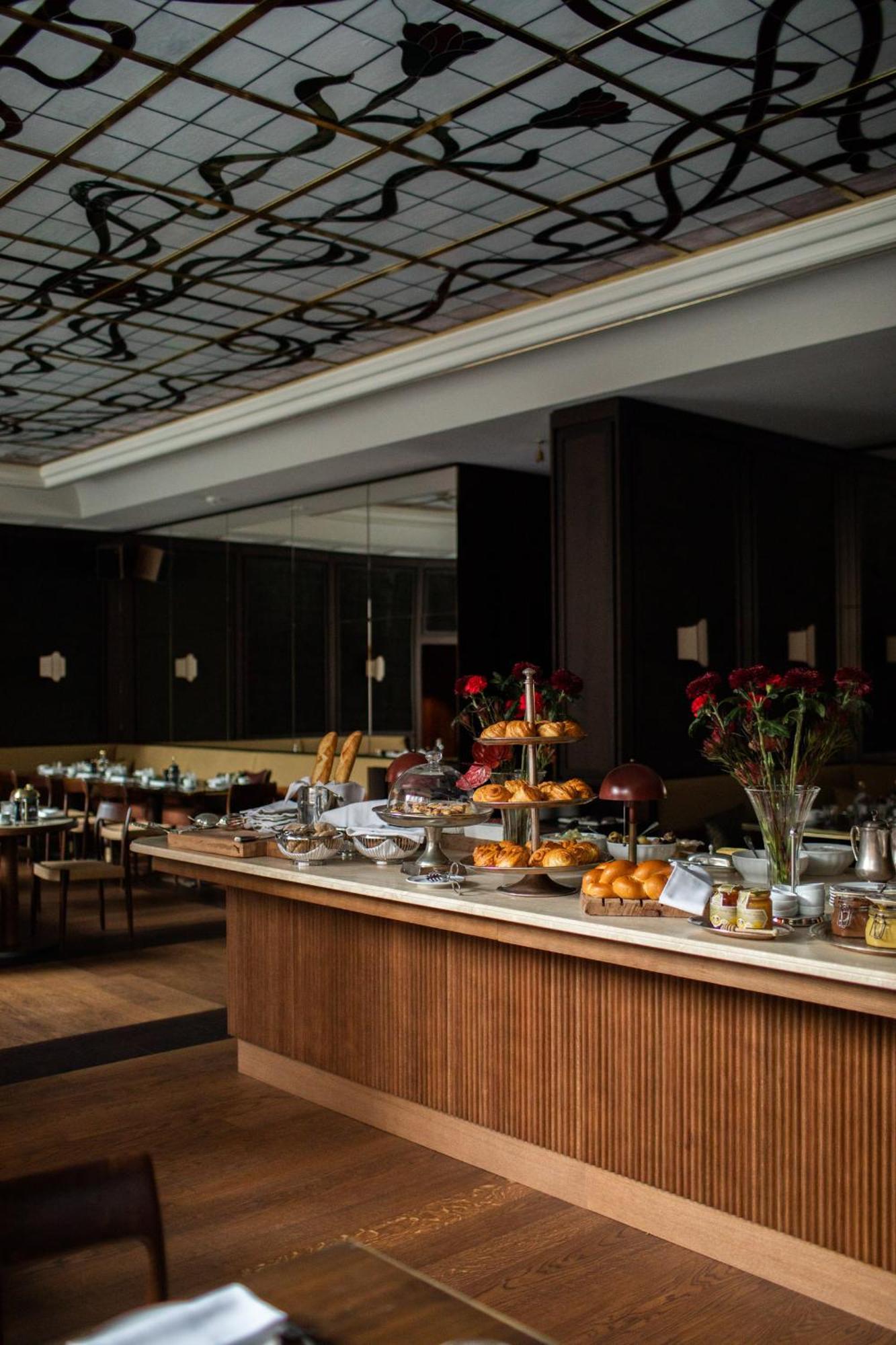Parkhotel Mondschein, A Member Of Design Hotels Bolzano Bagian luar foto